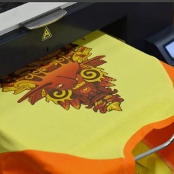 Одним из наших основных методов печати является прямая печать на футболках